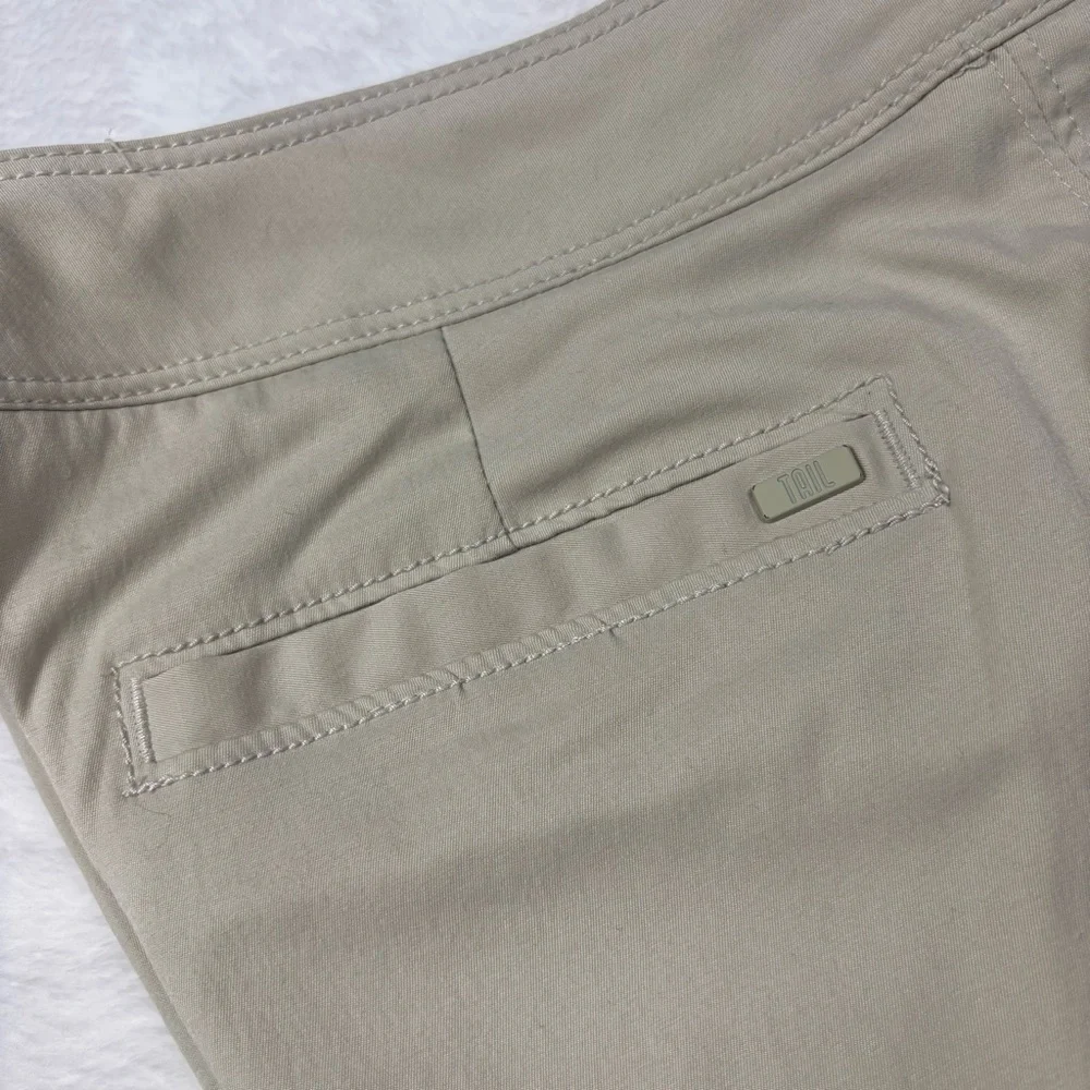TAIL Women Bermuda Shorts Light Khaki Golf Tennis‎ Athleisure Size 8